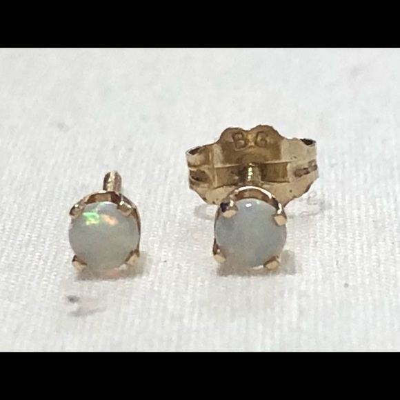 14KT GOLD & GENUINE ROUND OPAL YOUTH GIRLS  EARRINGS - Picture 1 of 15